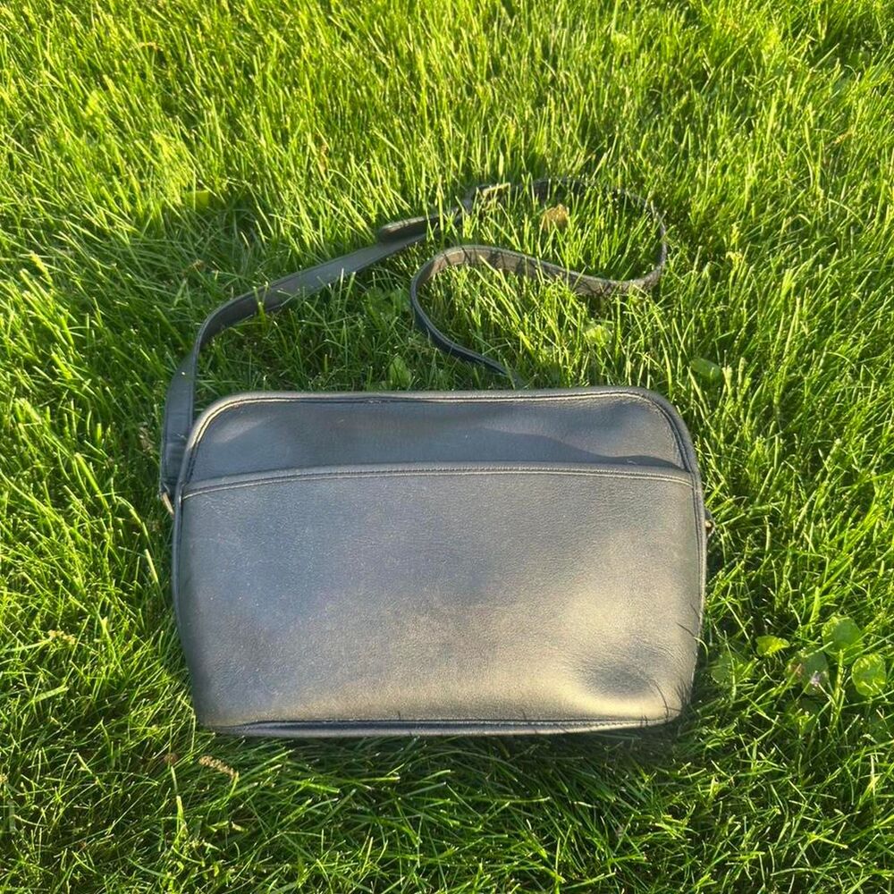 Vintage Coach Oliver Bag 9902 90s Black Faded Navy Leather